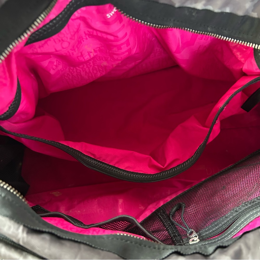 Lululemon Destined for Greatness Duffel
Deep Coal Creekside Camo - Picture 11 of 14